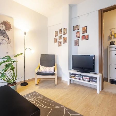Flat With Balcony Near Bull Statue In Kadikoy Apartamento Estambul Exterior foto