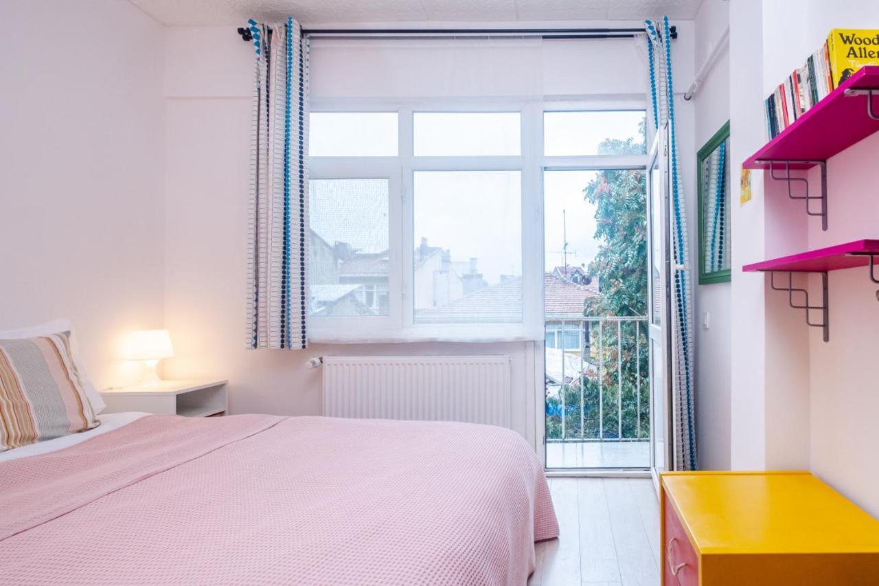 Flat With Balcony Near Bull Statue In Kadikoy Apartamento Estambul Exterior foto