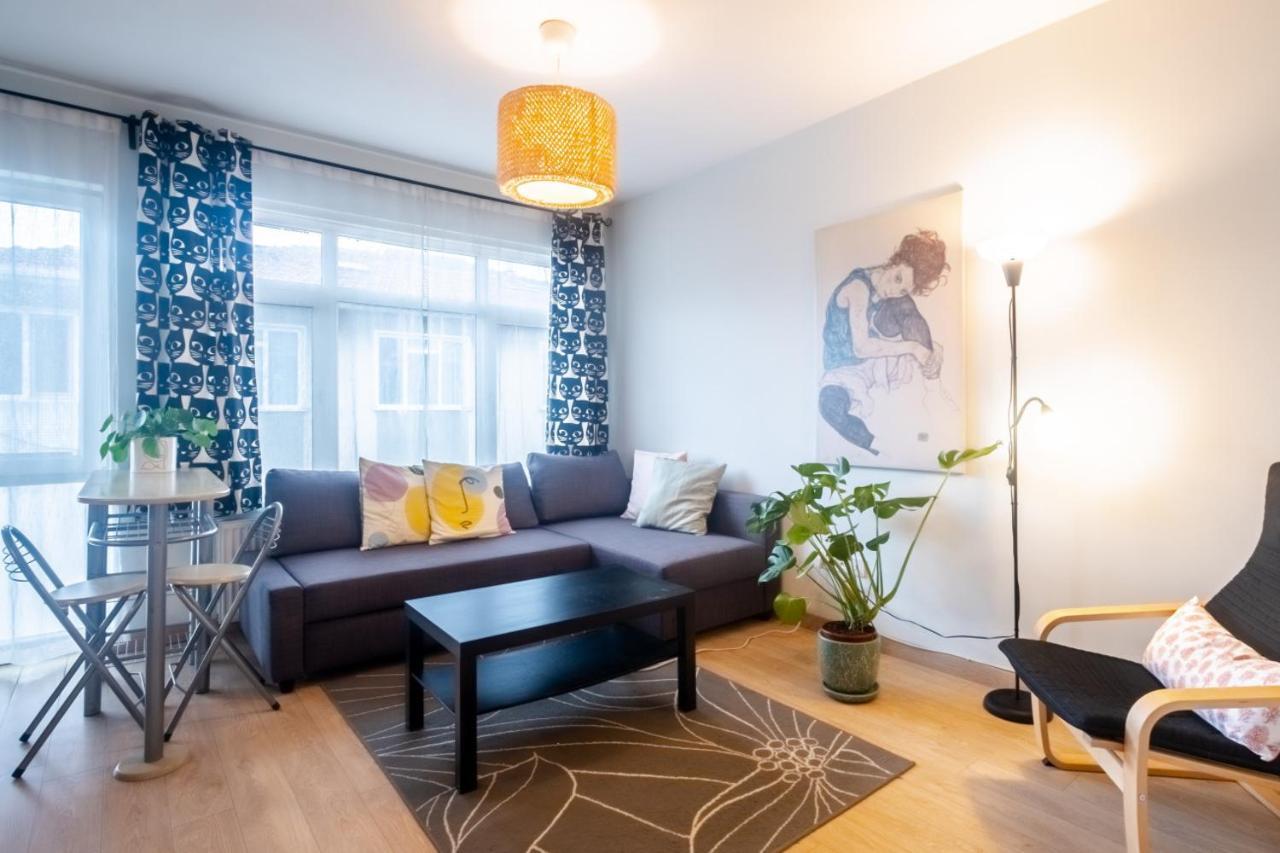 Flat With Balcony Near Bull Statue In Kadikoy Apartamento Estambul Exterior foto