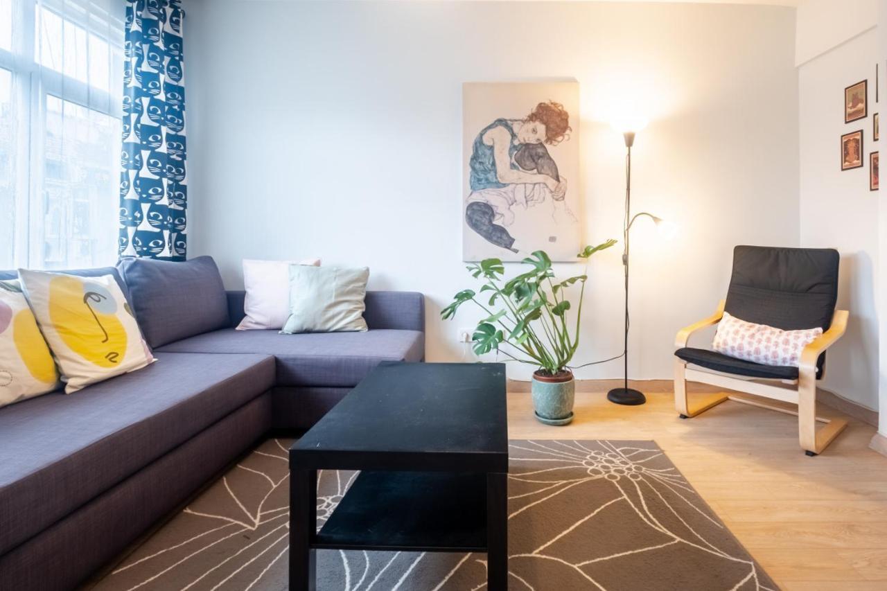 Flat With Balcony Near Bull Statue In Kadikoy Apartamento Estambul Exterior foto