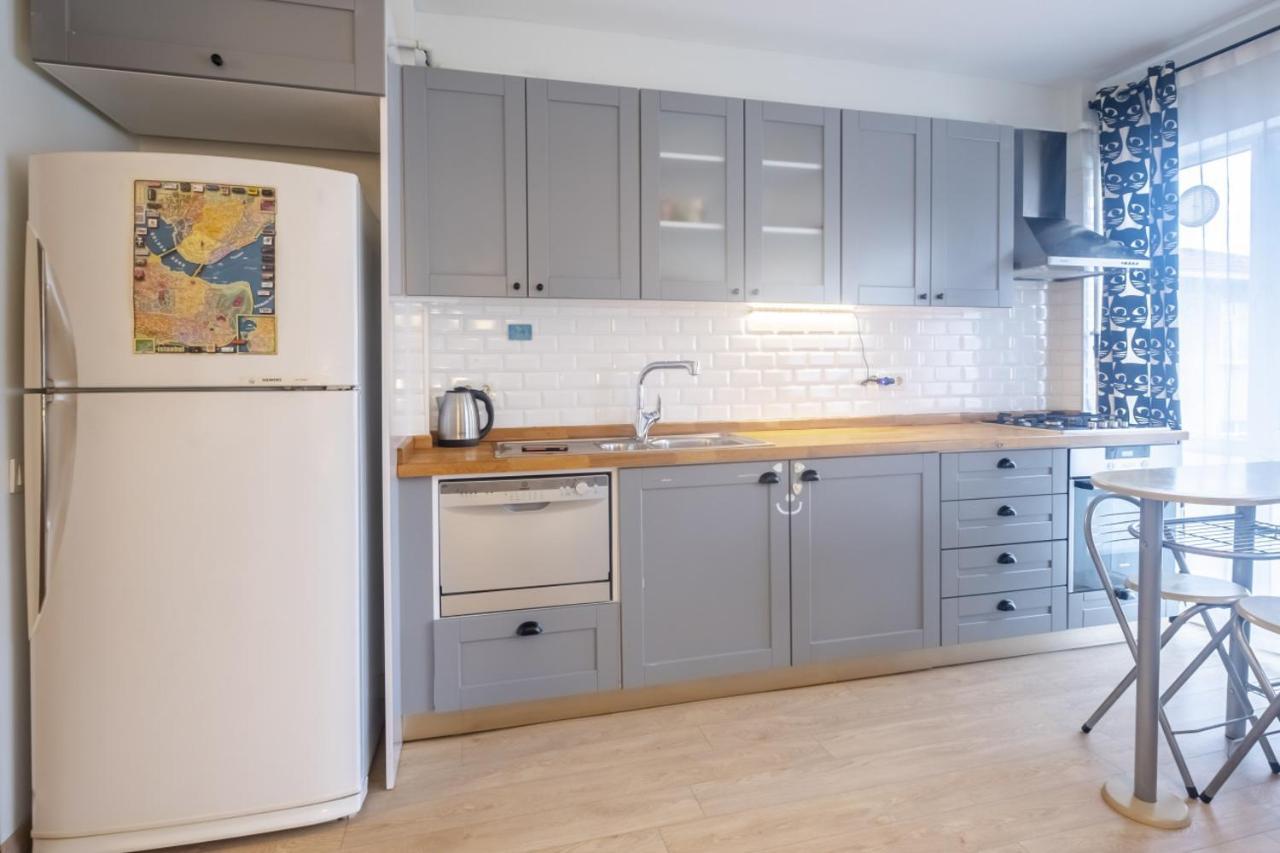 Flat With Balcony Near Bull Statue In Kadikoy Apartamento Estambul Exterior foto